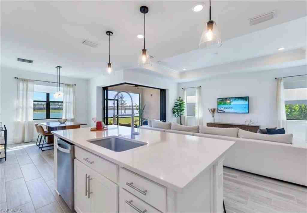 20419 Pebble Glen Dr - Photo 4 of 38