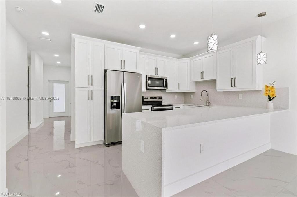 2516 Park Rd - Photo 4 of 10