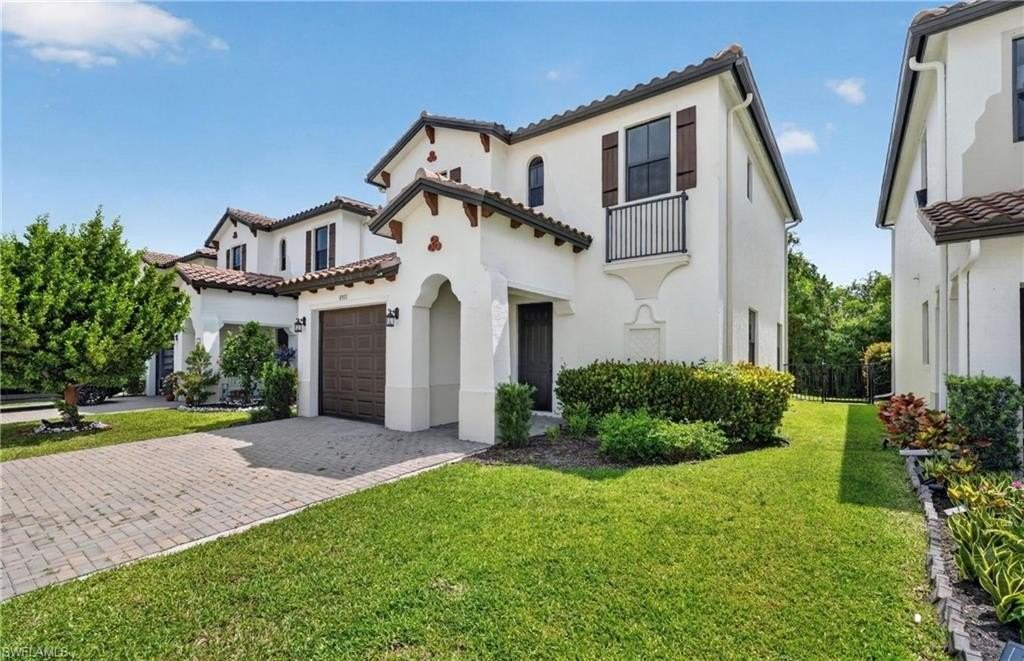 8951 Madrid Cir - Photo 3 of 39