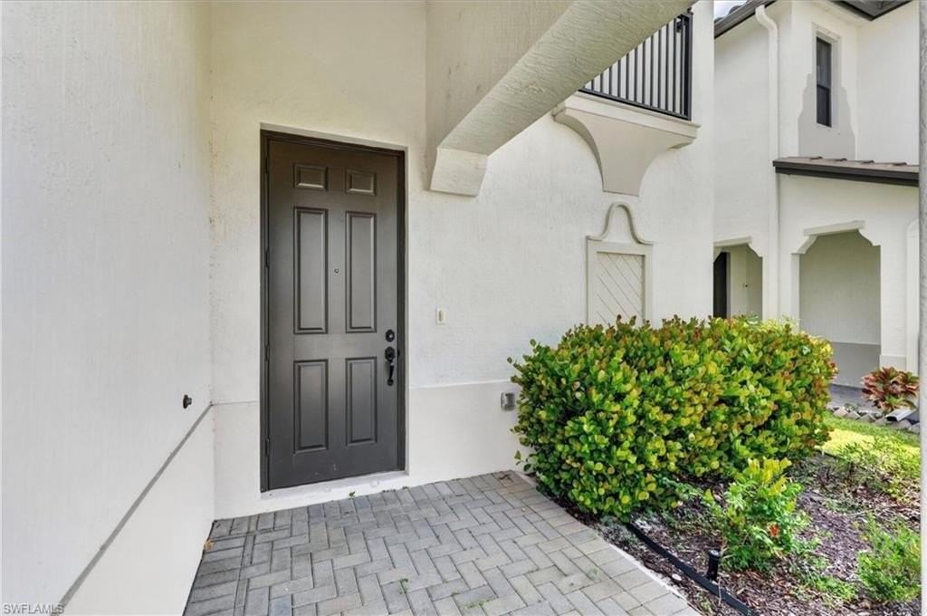 8951 Madrid Cir - Photo 5 of 39