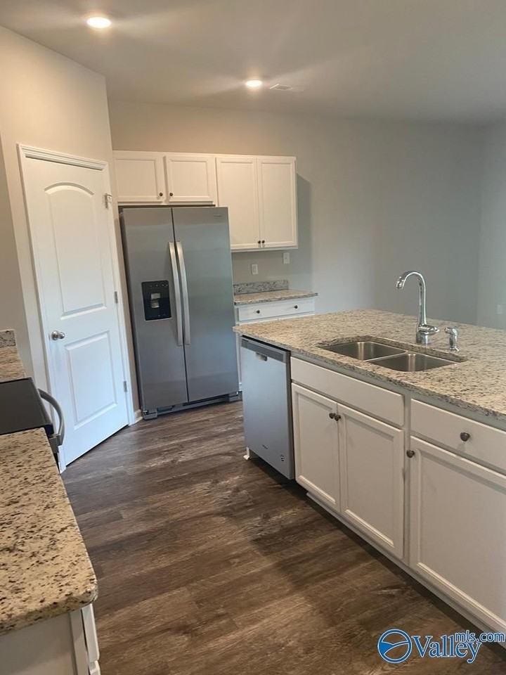121 Rolling Green Dr - Photo 6 of 21