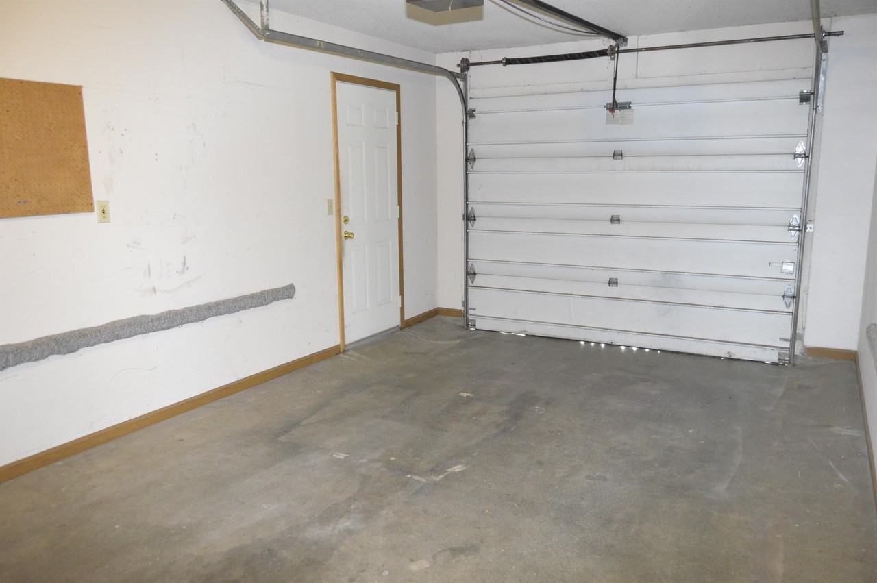 13616 Henry St #1 - Photo 3 of 16
