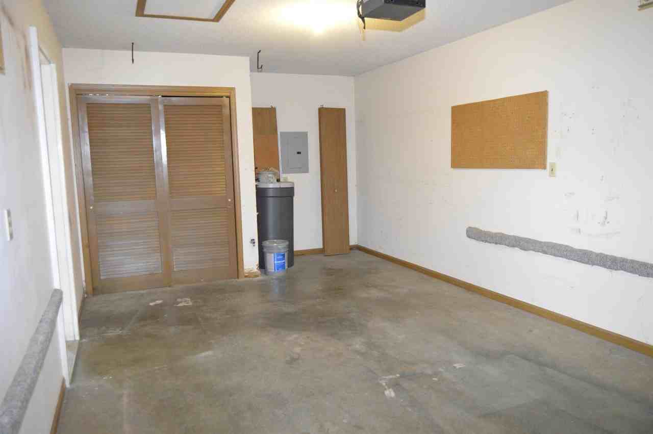 13616 Henry St #1 - Photo 4 of 16