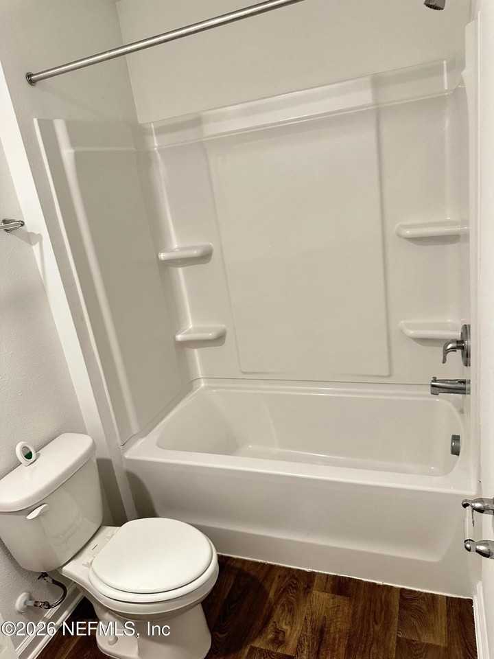 12725 Whelan Ave - Photo 7 of 9