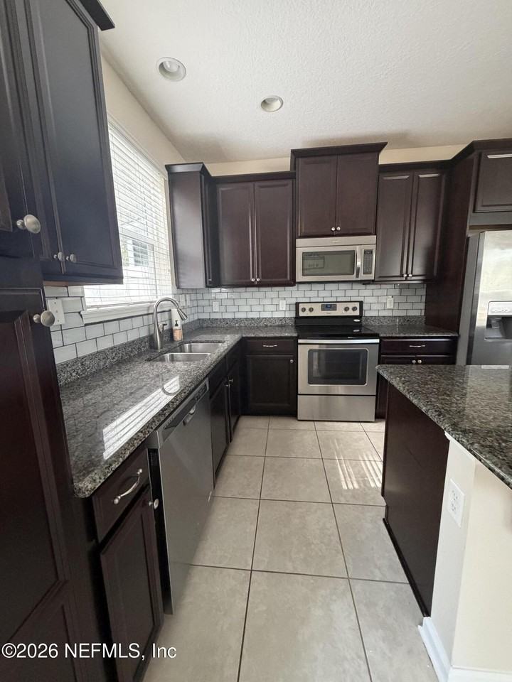 191 Paradas Pl - Photo 4 of 20