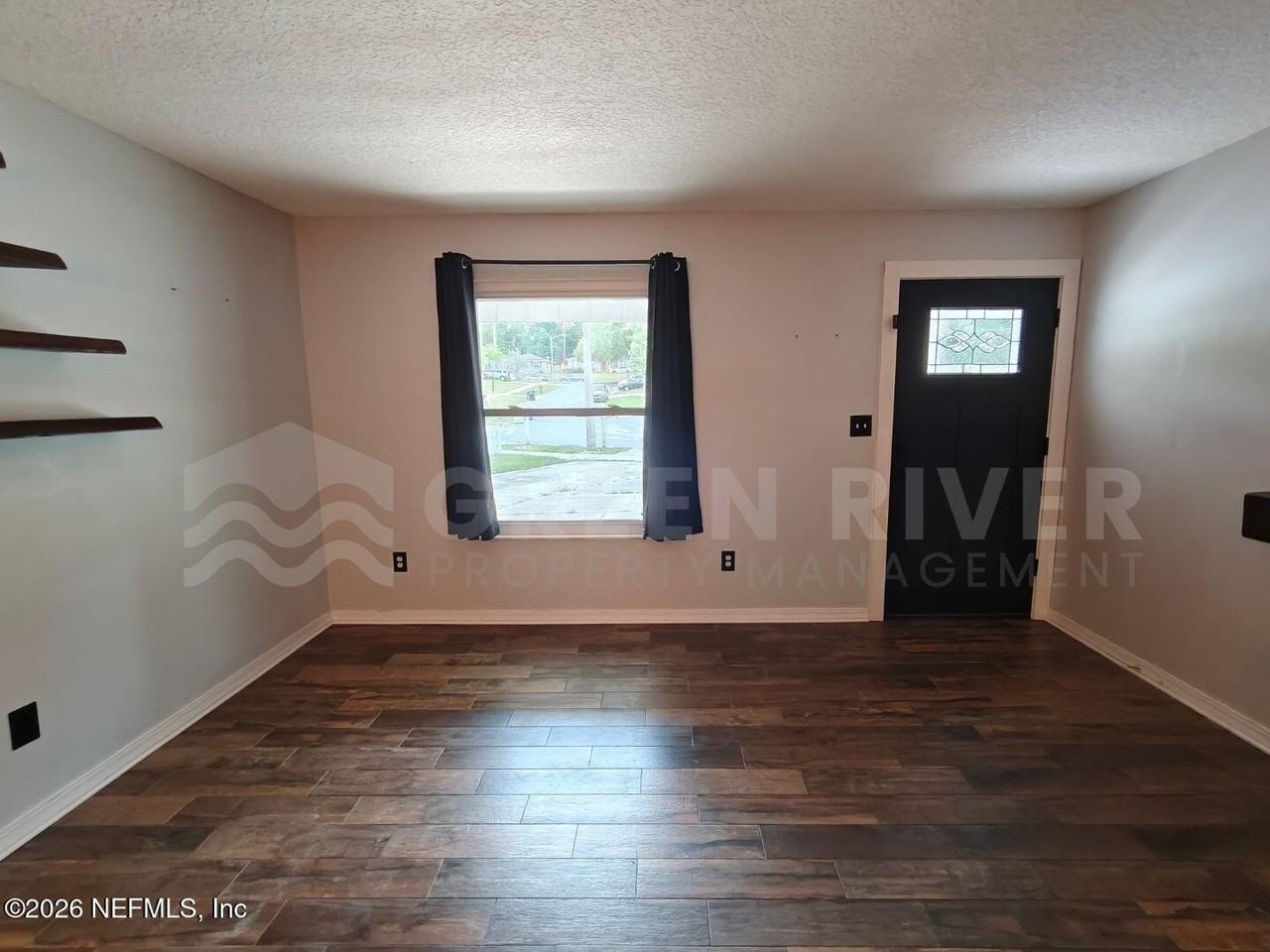 1549 Sonoma Ct - Photo 6 of 38