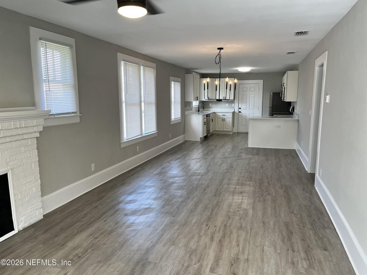 2105 Gilmore St - Photo 3 of 11