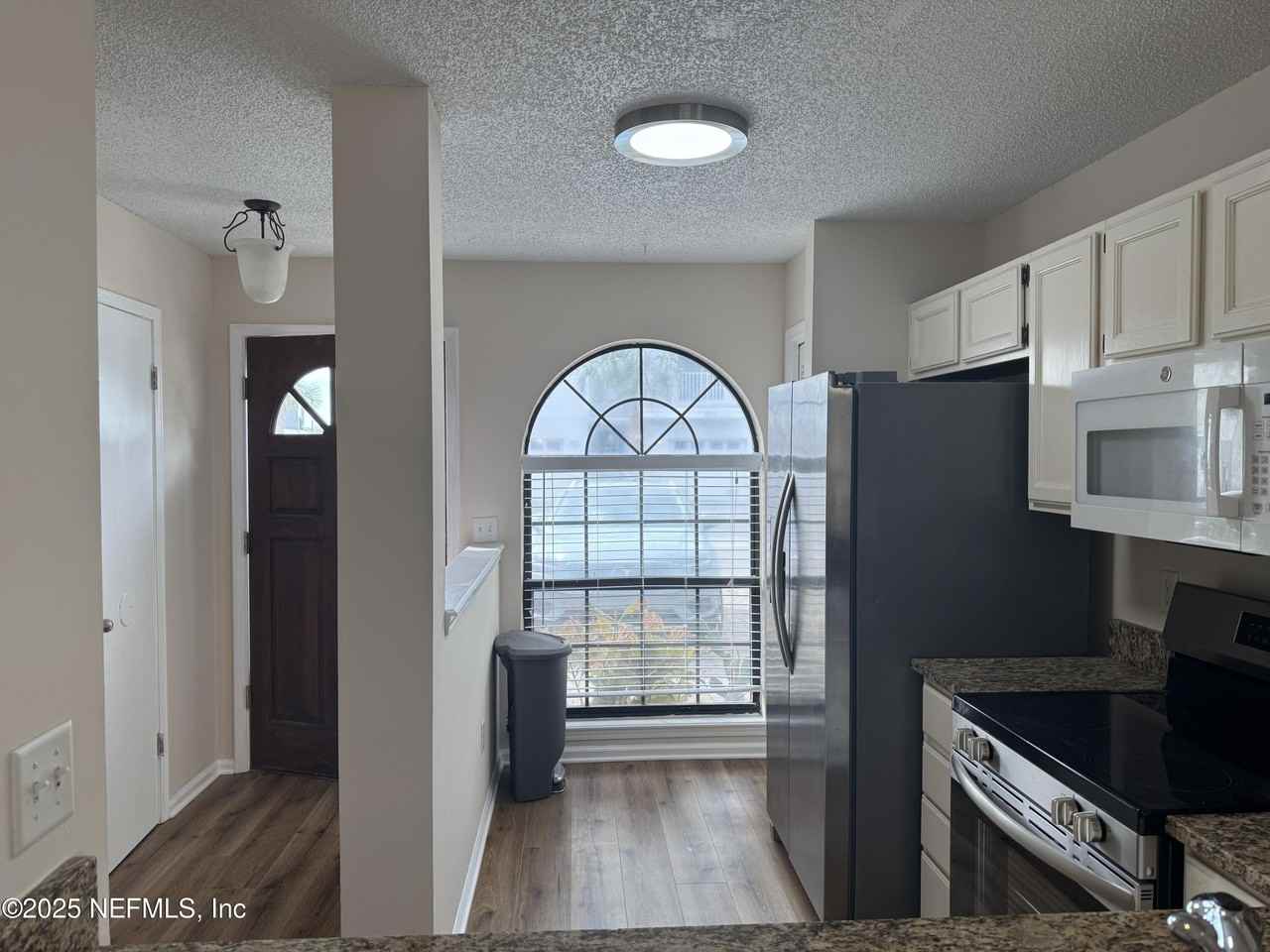 2075 Gail Ave - Photo 5 of 50