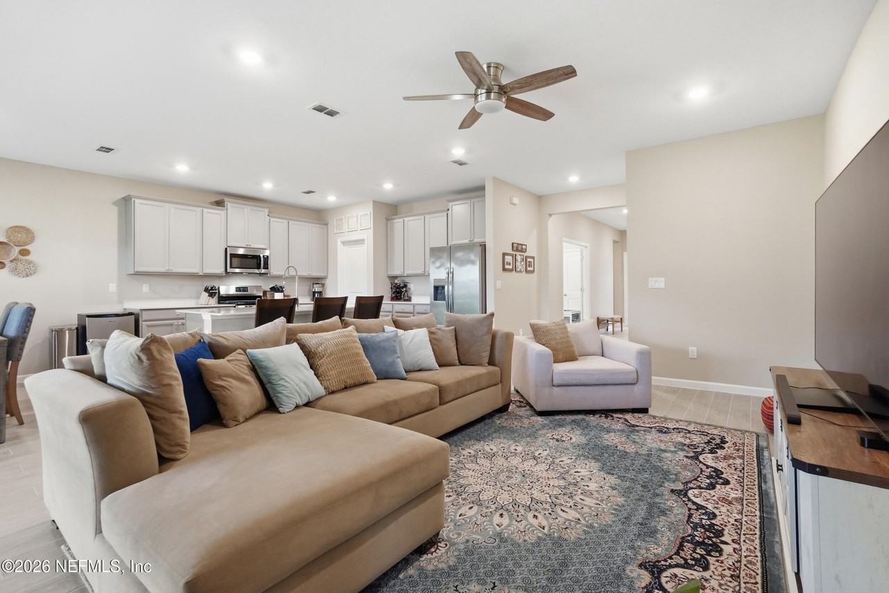 75435 Sunberry Dr - Photo 5 of 50