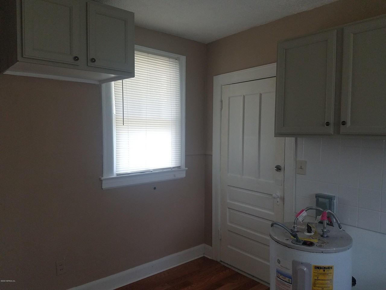 205 E 44th St - Photo 7 of 16