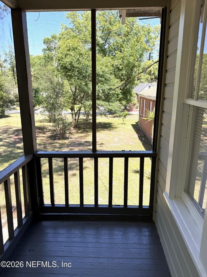 3324 Randall St - Photo 3 of 11