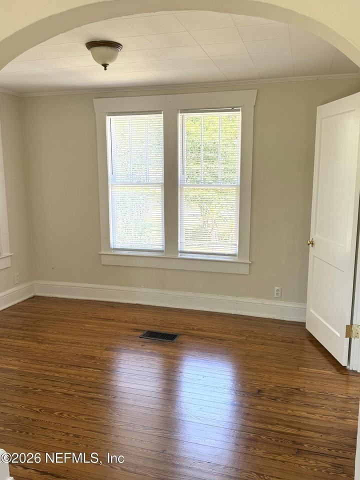 3324 Randall St - Photo 6 of 11