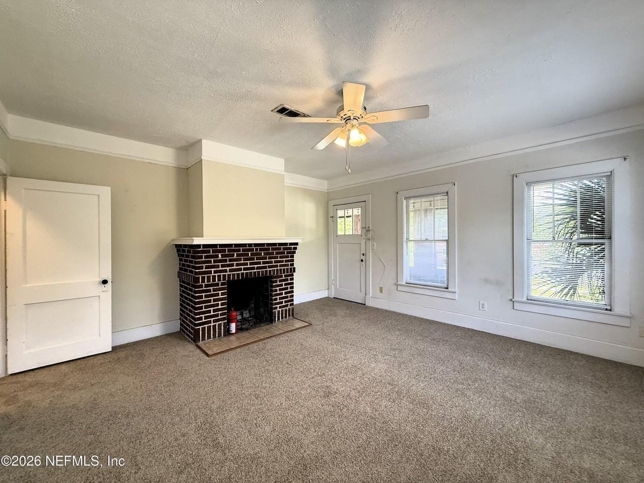 1329 Cherry St - Photo 4 of 16