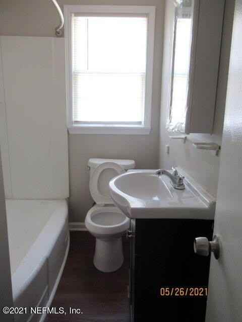 539 W 23rd St #3 - Photo 3 of 13