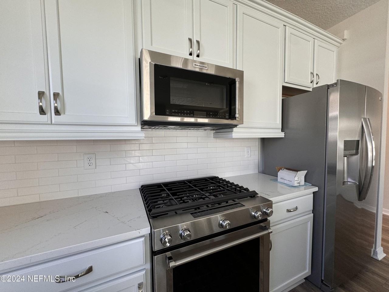 938 Rooster Hollow Way - Photo 4 of 16