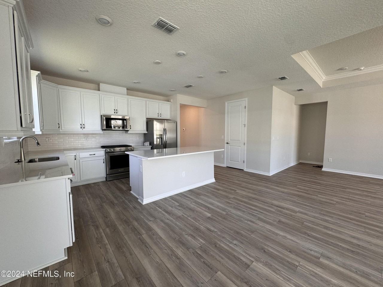 938 Rooster Hollow Way - Photo 5 of 16