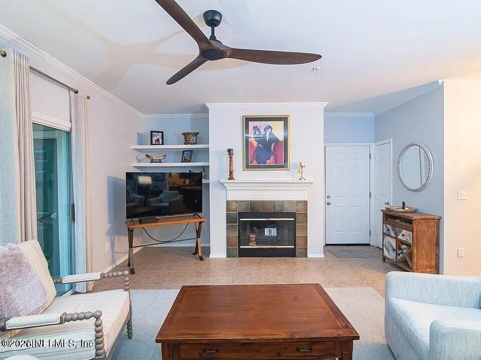 120 Veracruz Dr #813 - Photo 2 of 12