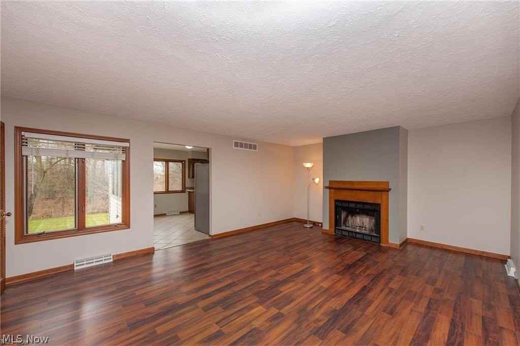 28310 Center Ridge Rd - Photo 2 of 19