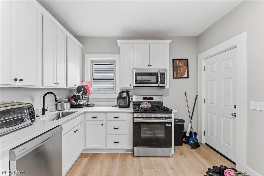 9615 Larnder Ave - Photo 4 of 23