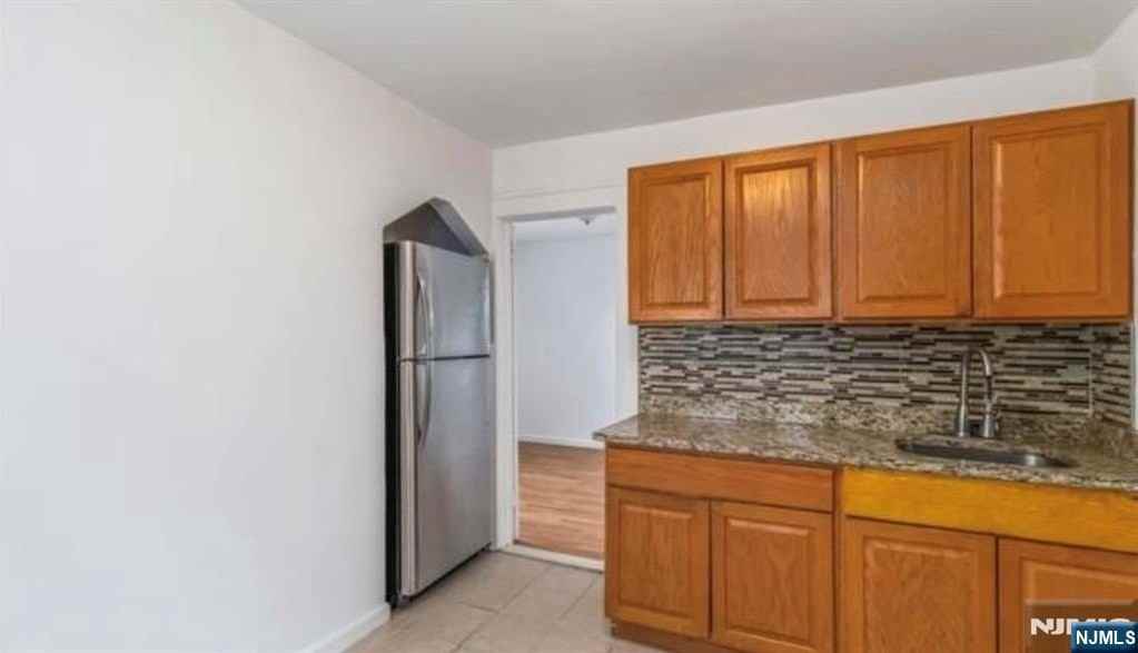 459 Norwood St - Photo 6 of 9
