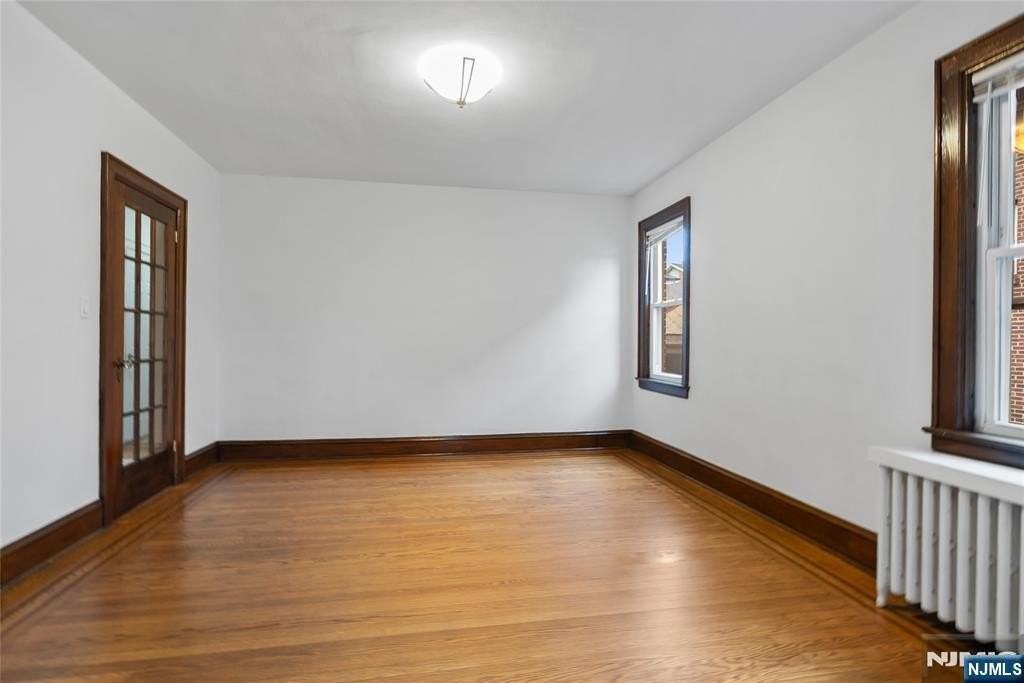 465 Oakdene Ave - Photo 2 of 36