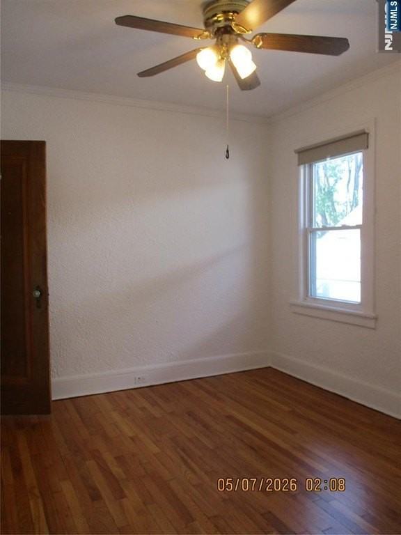 15-34 Parmelee Ave - Photo 6 of 9