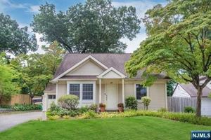 featured image of 629 Lincoln Blvd