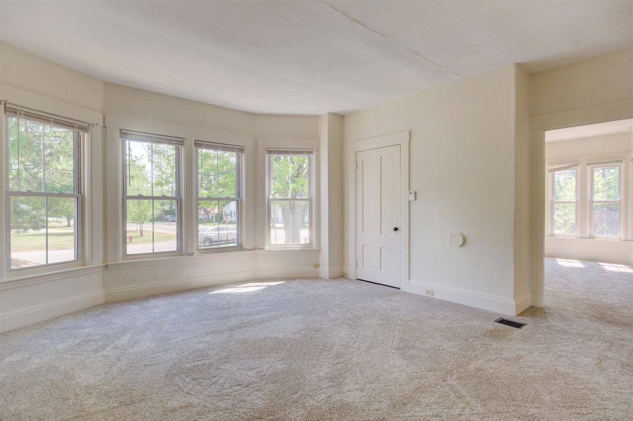 8 Chase Ave #1 - Photo 2 of 16