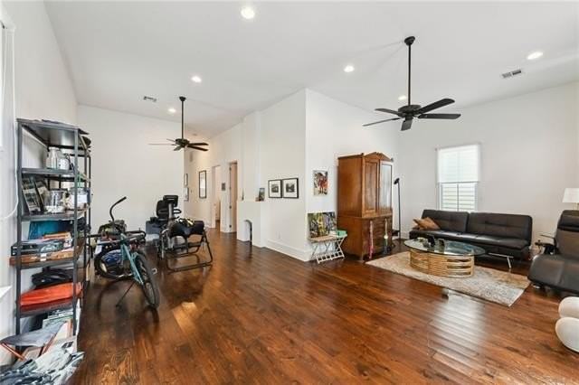 1117 N White St - Photo 4 of 24