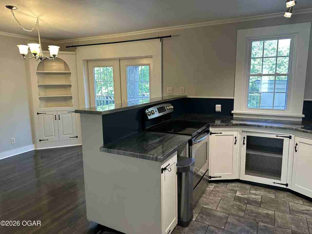630 Oak Ridge Dr - Photo 7 of 27