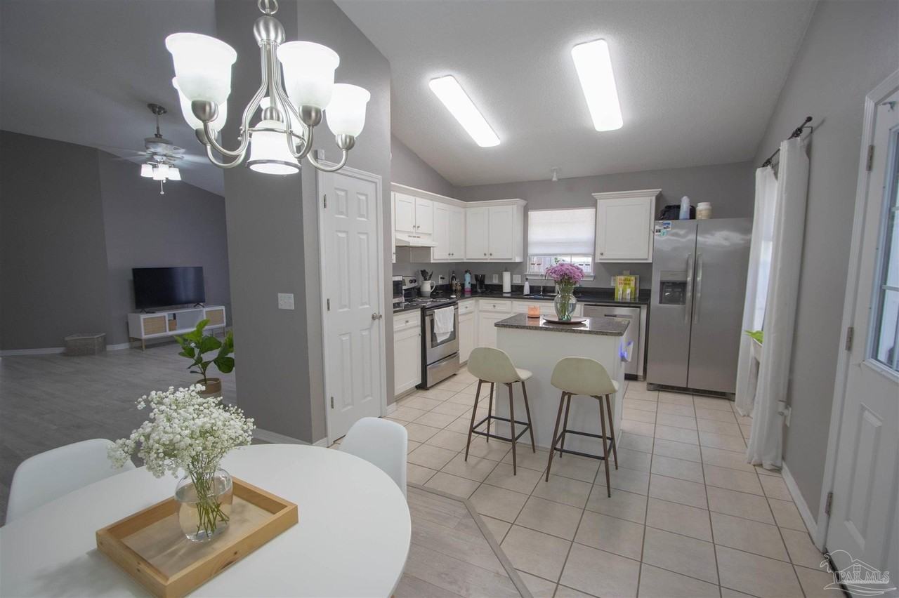 1232 Greystone Ln - Photo 3 of 19
