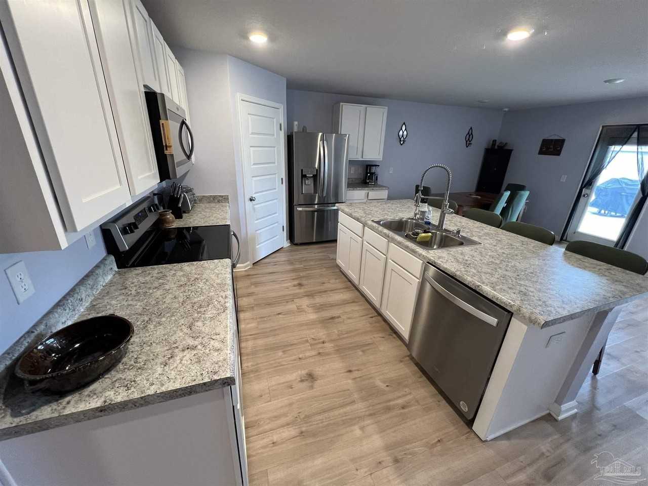 5276 Peach Dr - Photo 4 of 20
