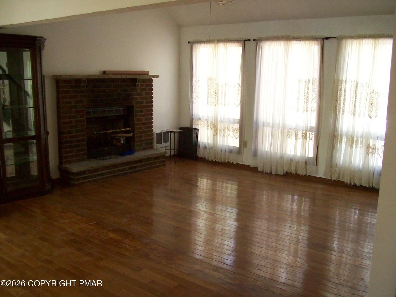 173 Hyland Dr - Photo 2 of 21