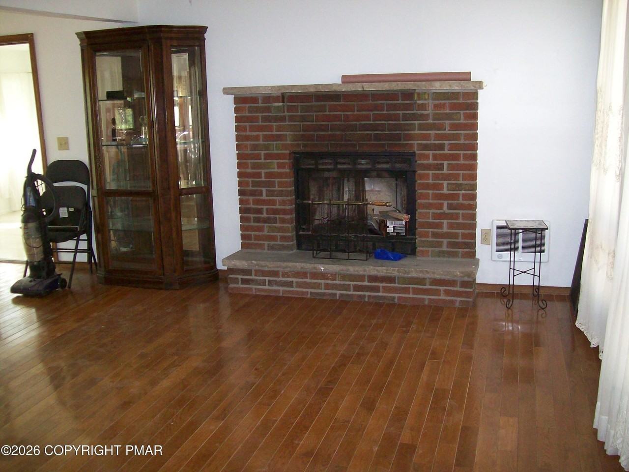 173 Hyland Dr - Photo 3 of 21
