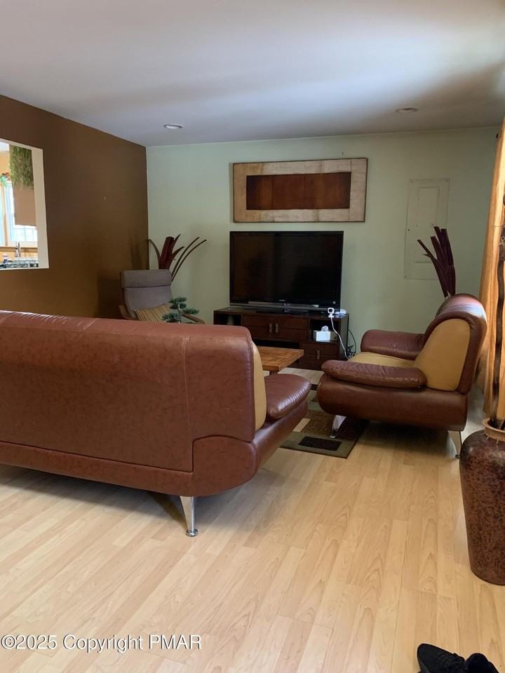 1039 Seven Nations Dr - Photo 2 of 23