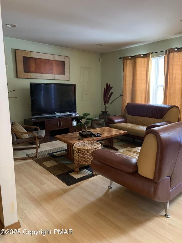 1039 Seven Nations Dr - Photo 3 of 23