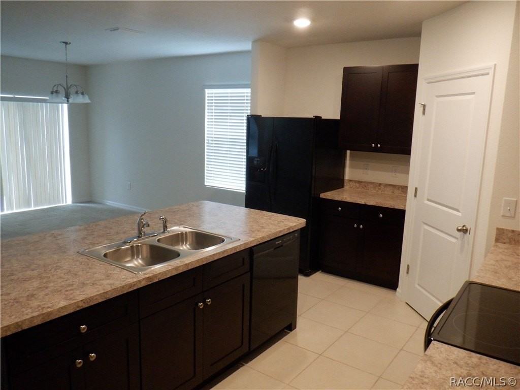 350 W Runyon Loop - Photo 2 of 22