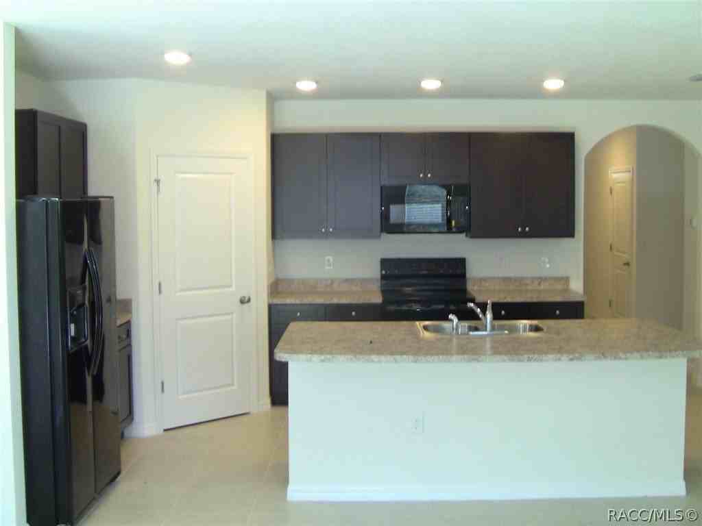 350 W Runyon Loop - Photo 4 of 22
