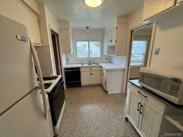 600 S Minerva Ave - Photo 2 of 10