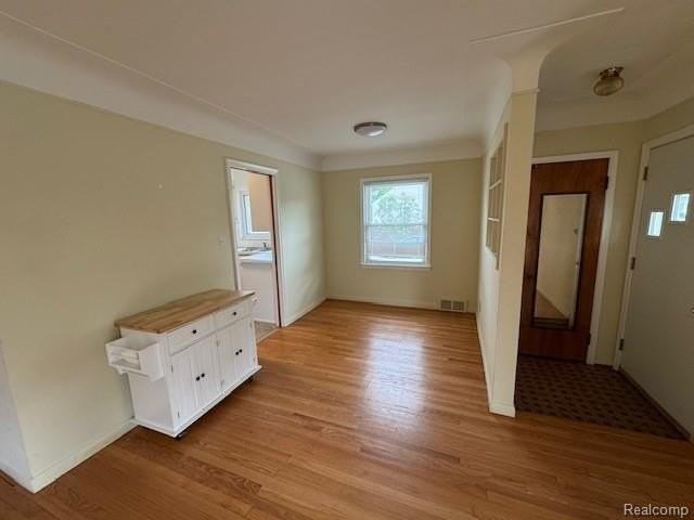 600 S Minerva Ave - Photo 3 of 10