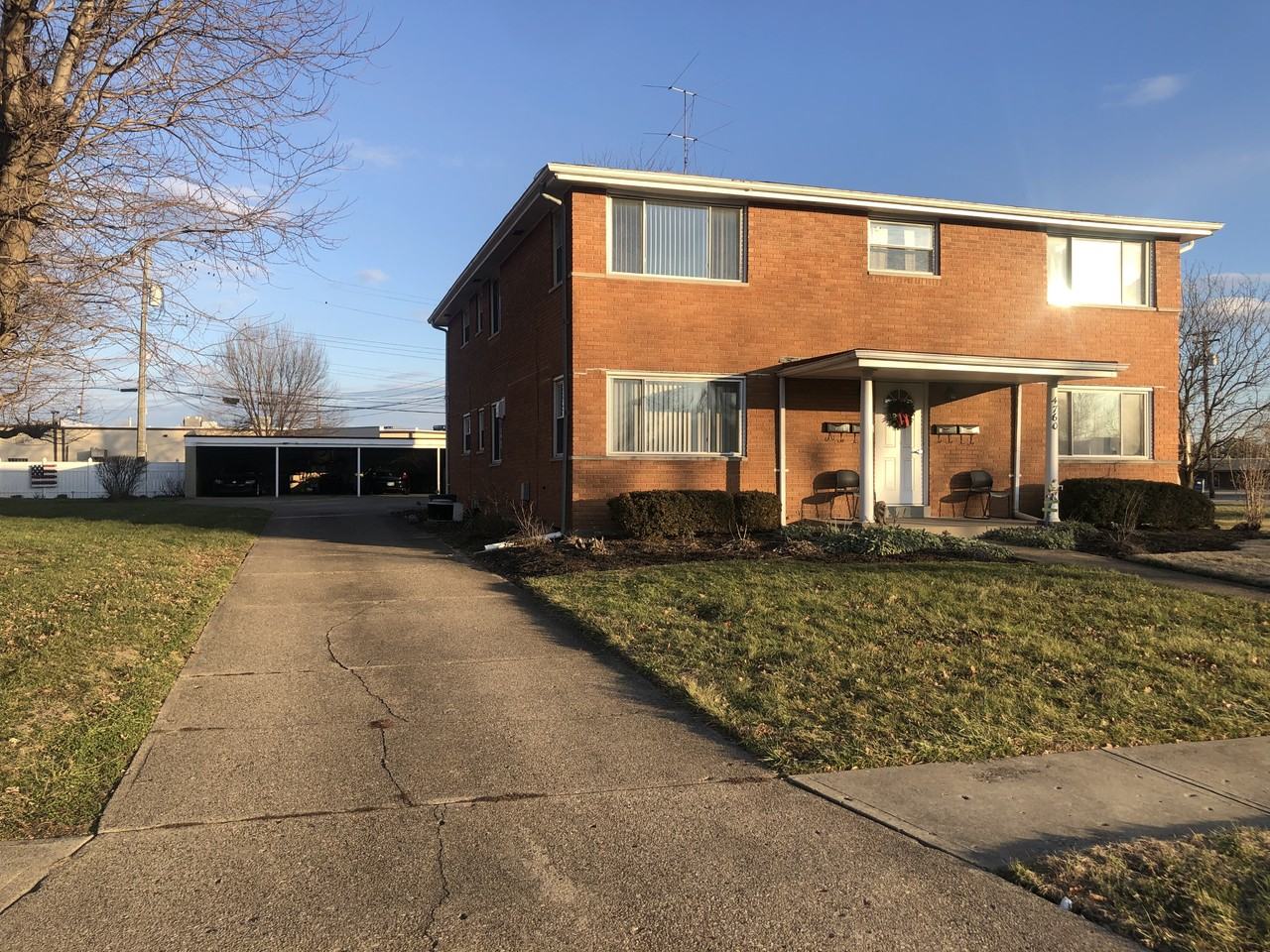 4760 Holiday Dr #3
