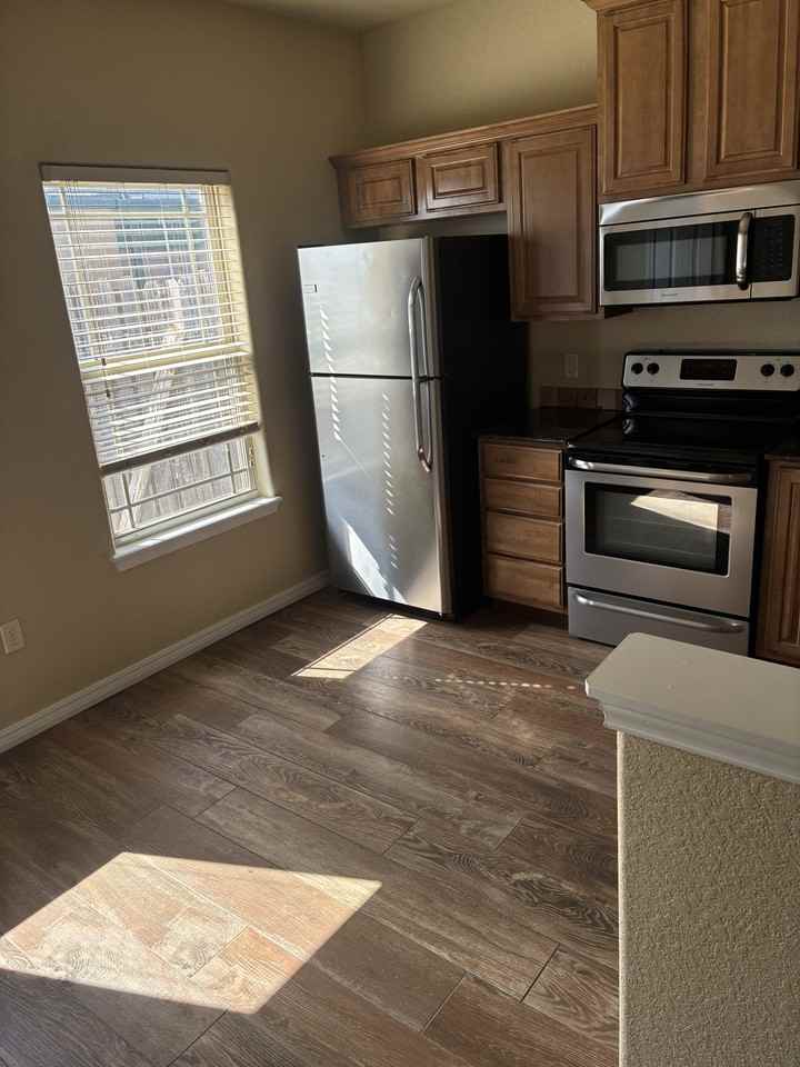 S 66th St #3513A - Photo 4 of 10
