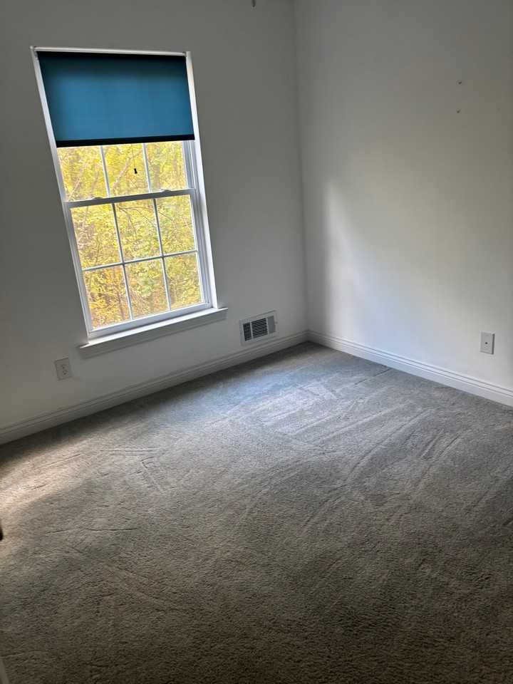 135 Ashberry DriveUnit D #D - Photo 5 of 7