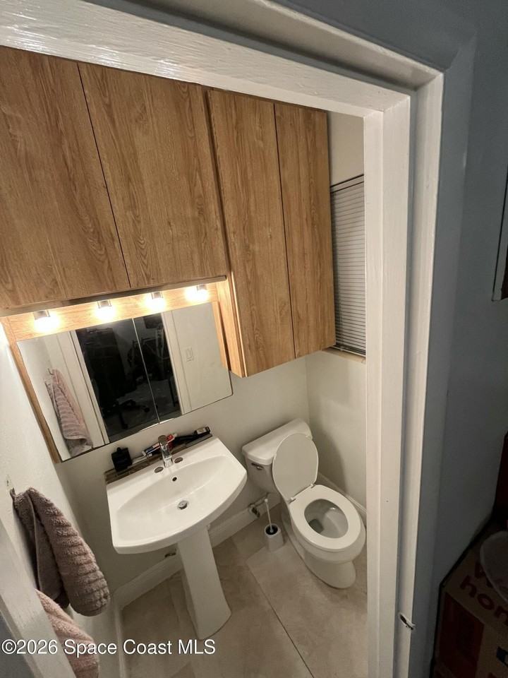 303 Princeton Ave - Photo 5 of 16
