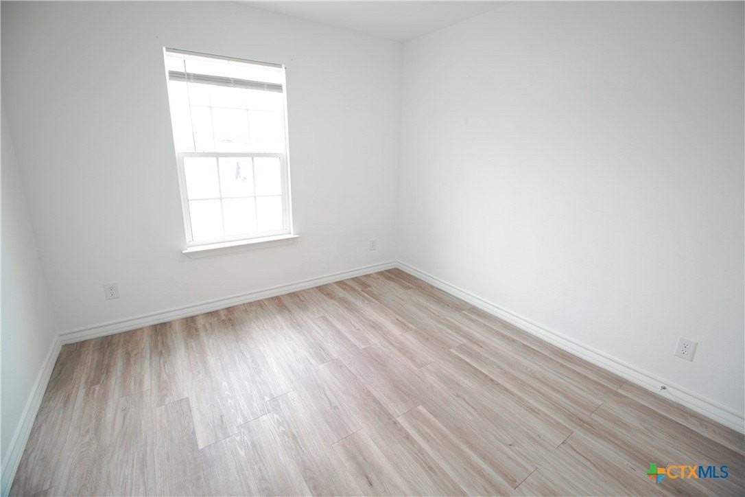 1601 Cloud St - Photo 3 of 24