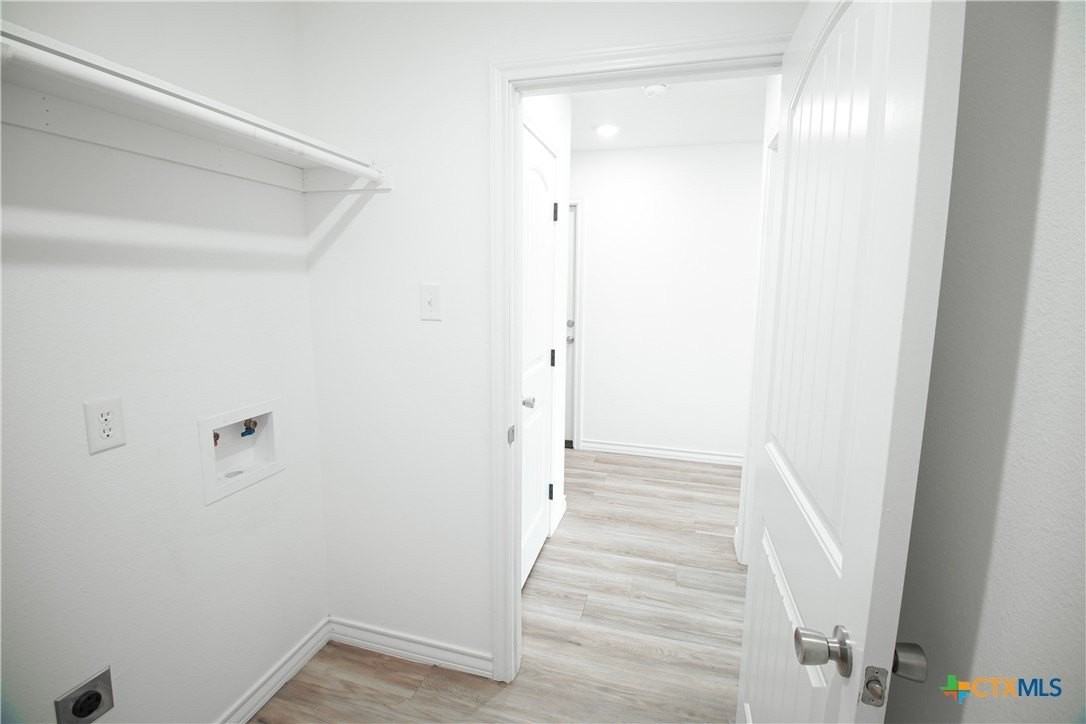 1601 Cloud St - Photo 5 of 24