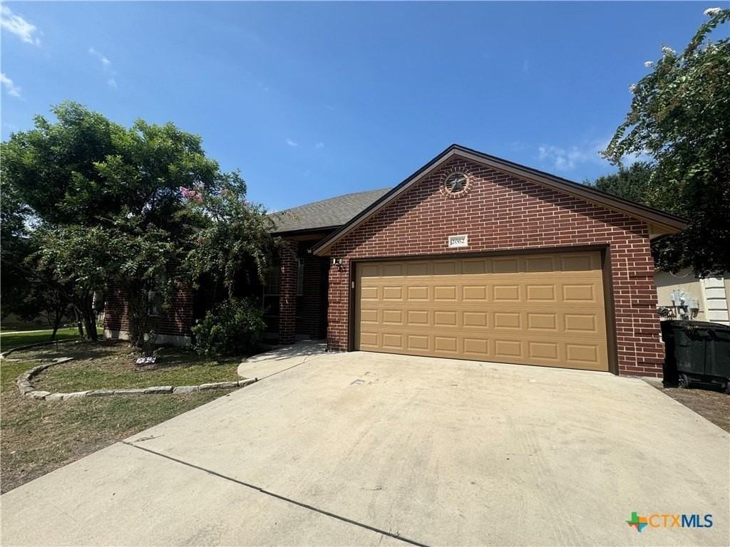 2062 N Ranch Estates Blvd - Photo 2 of 32