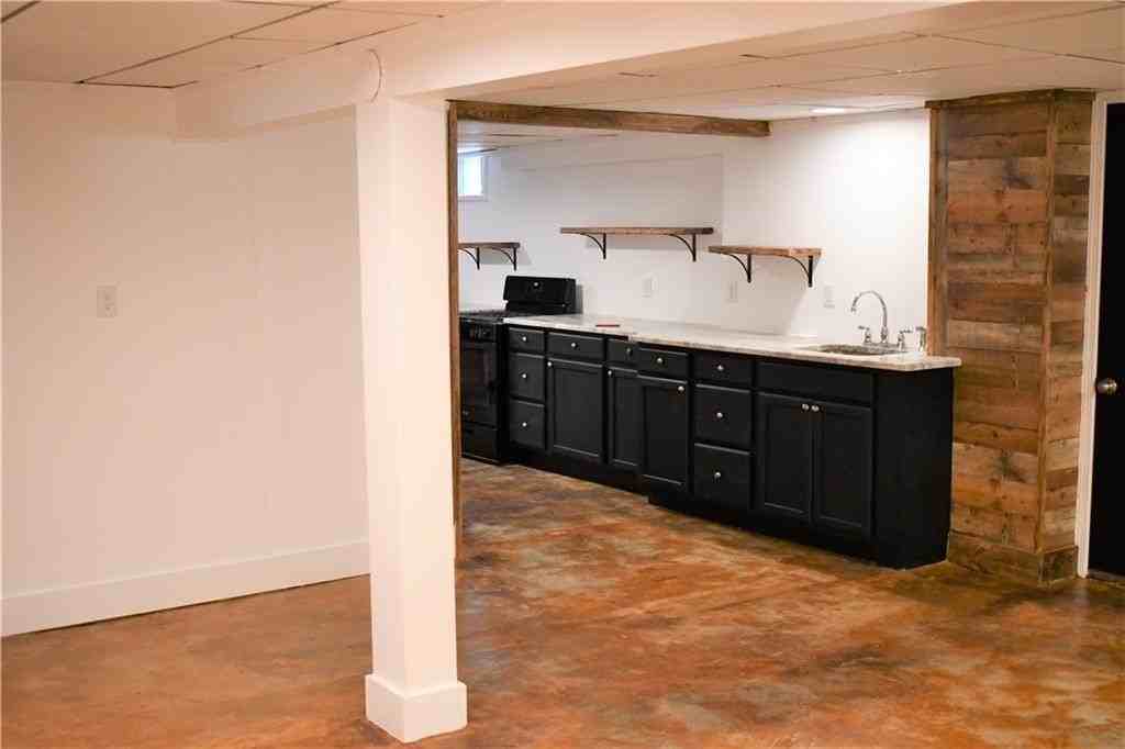 36 Spicer St - Photo 2 of 17