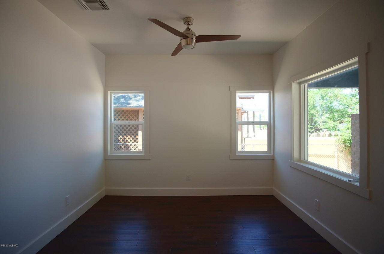 118 E 18th St - Photo 5 of 16