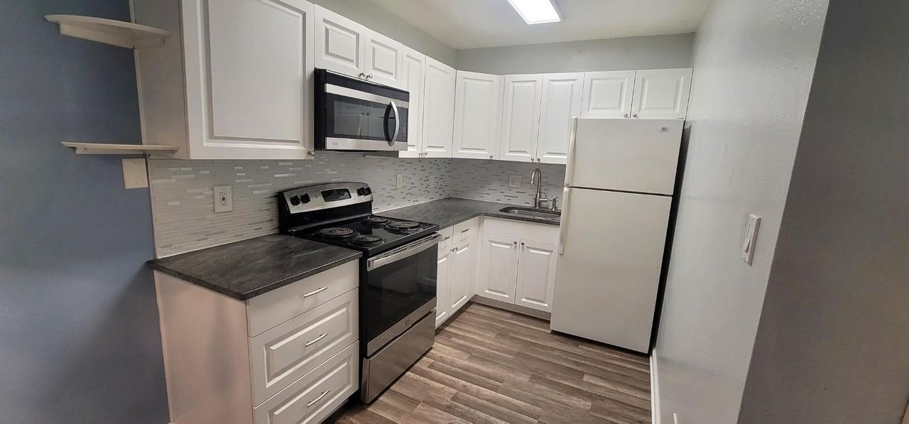 637 Stiles Ave #639-1-2 - Photo 3 of 12